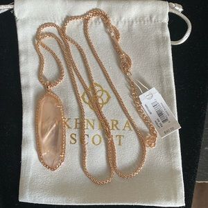 NWT Kendra Scott Layden necklace in peach pearl, & set in rose gold
